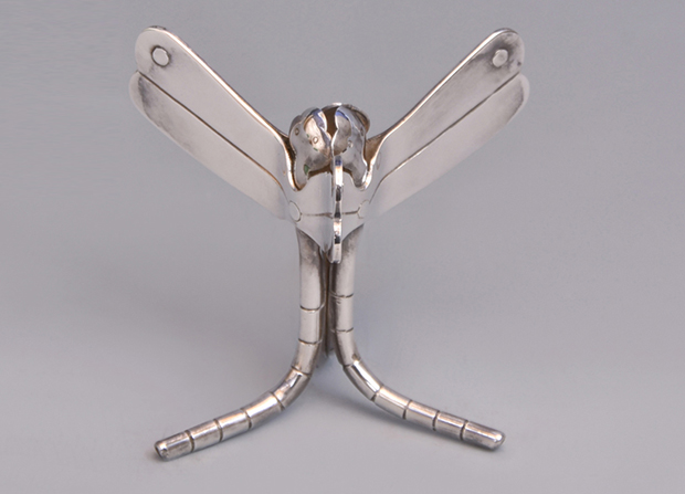 銀製南鐐蜻蛉蓋置