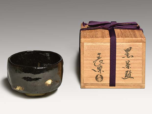 二代 小川長楽 黒茶碗 共箱 共布 仕覆 茶道具 茶器 抹茶碗 秀逸品 です。